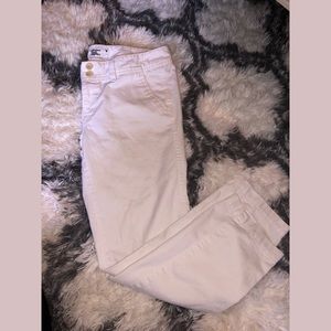 American Eagle White Capris